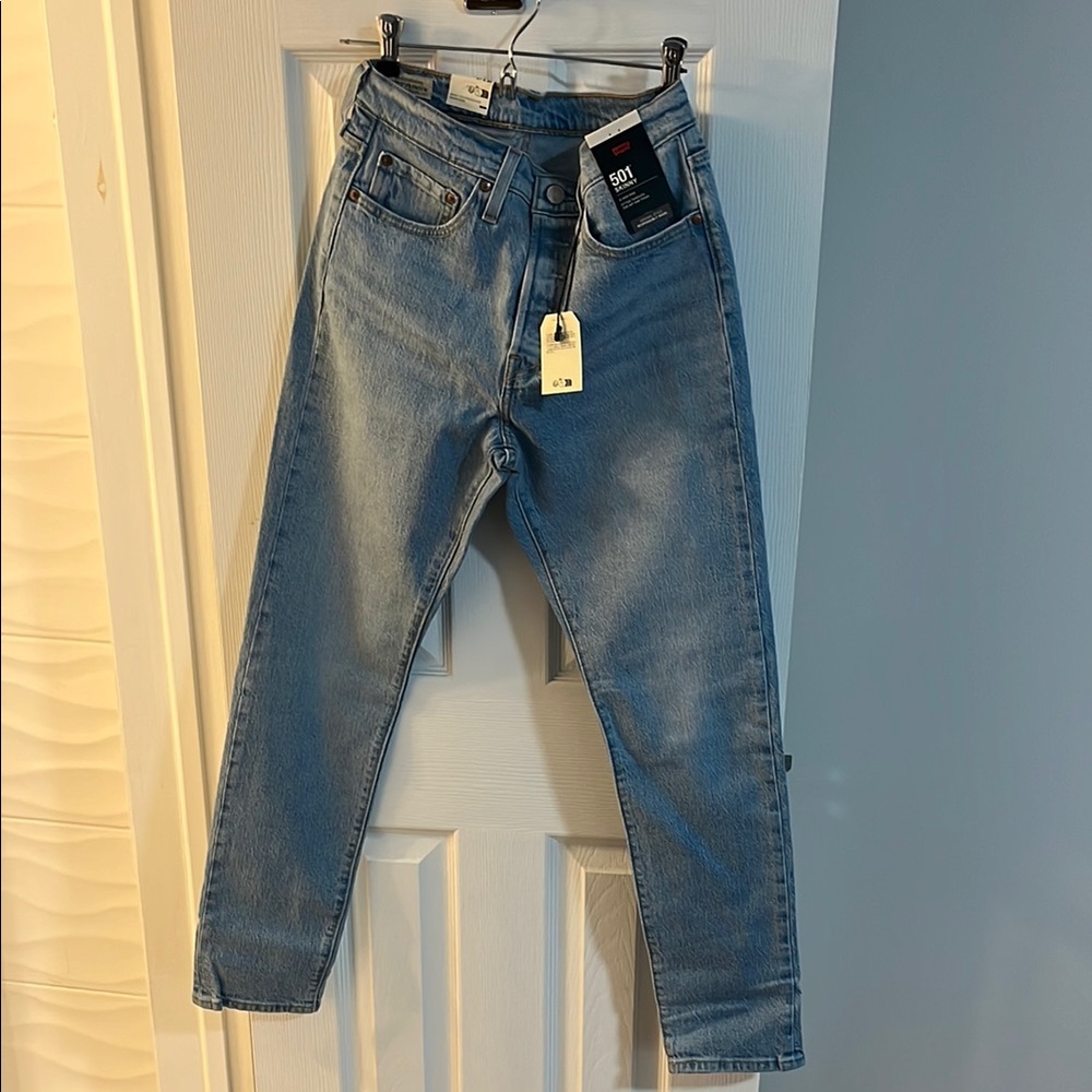 NWT- Levi's Women's Skinny Jeans - Light Blue - MAKE ME AN OFFER